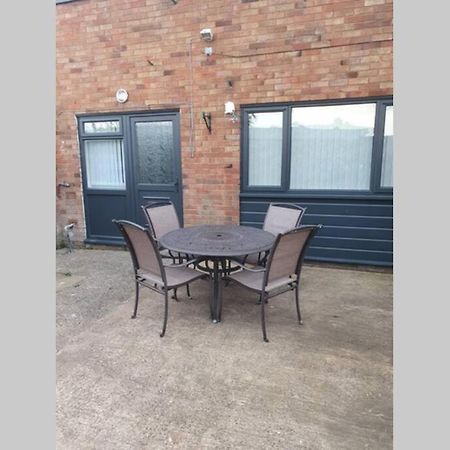 Entire House - Cheshire Oaks/Ellesmere Port Bagian luar foto